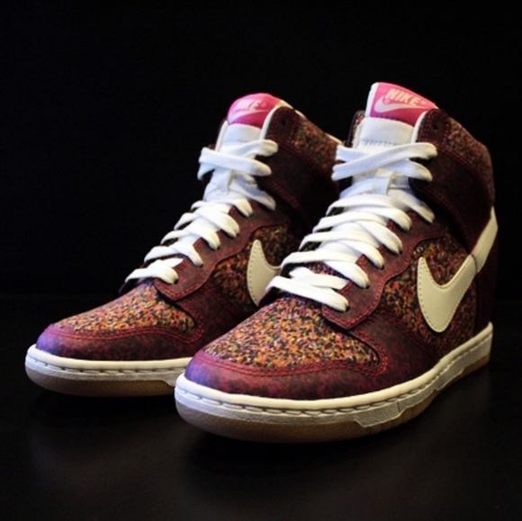 NIKE Dunk Sky High Liberty Ditsy Floral - Picture 2 of 4